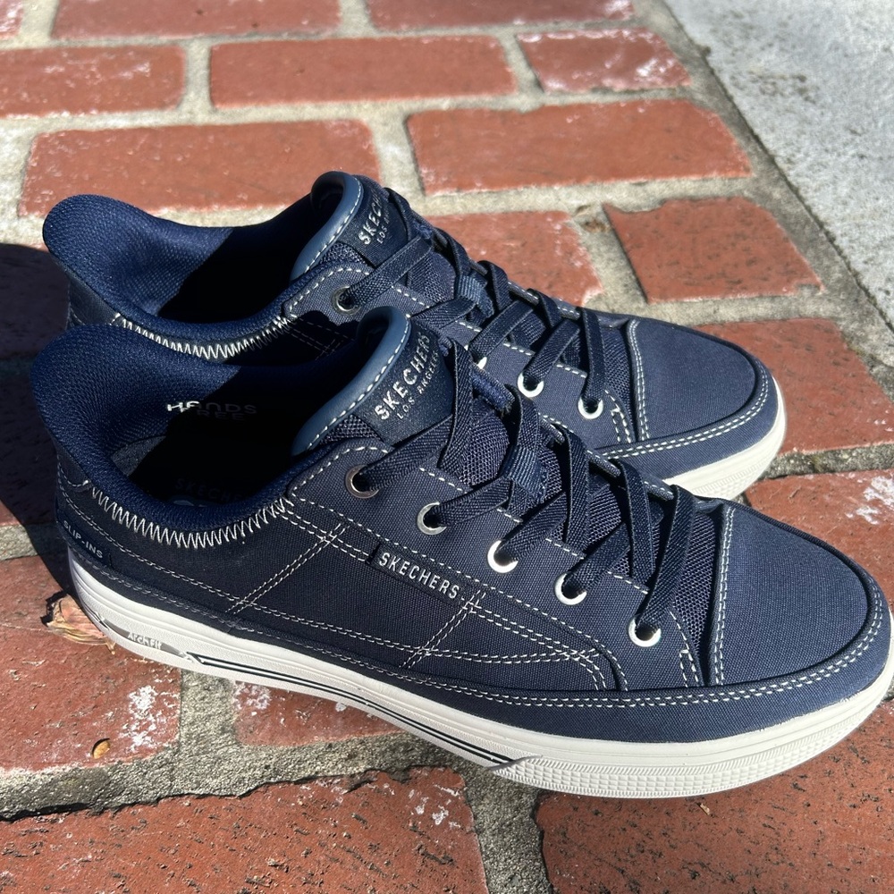 Skechers Women’s slip on Dark Blue Sneakers size 8Wide NWOT